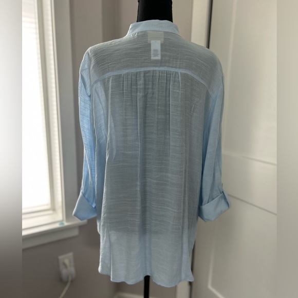 Blue blouse with pintuck details and front buttons. 3/4 length sleeves. - Picture 4 of 4